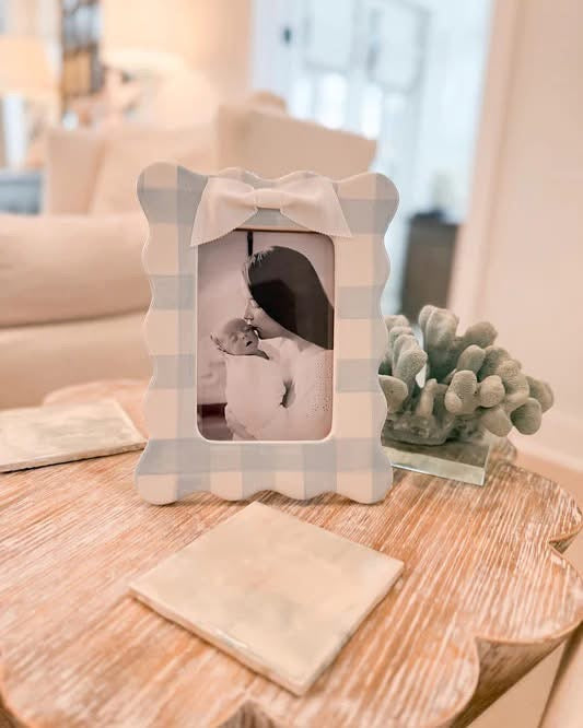 Gingham Bow Frame
