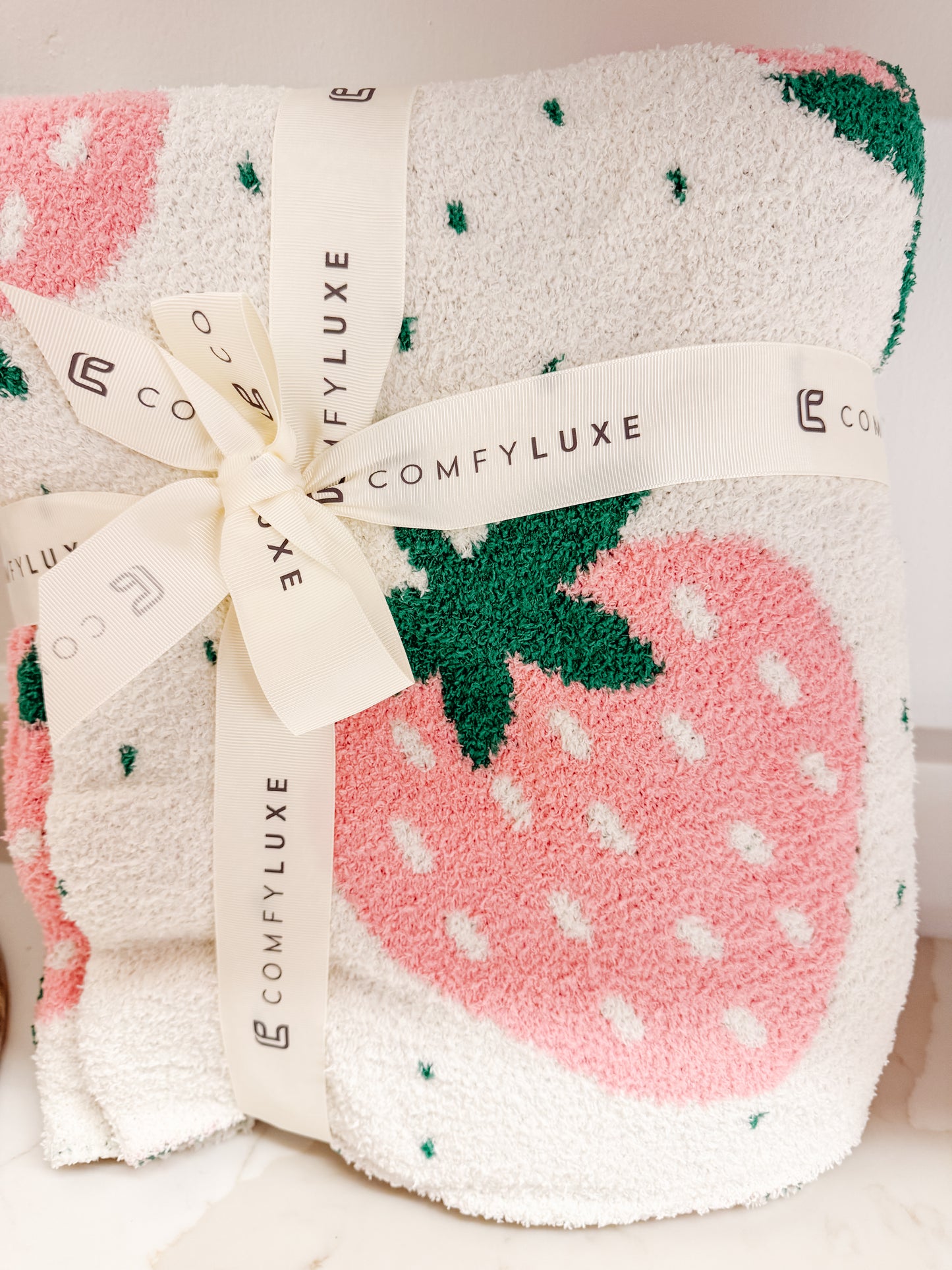 Strawberry Blanket (Pink & White)