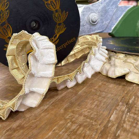 JME White Velvet Pleated Ribbon 1.5"x10yd